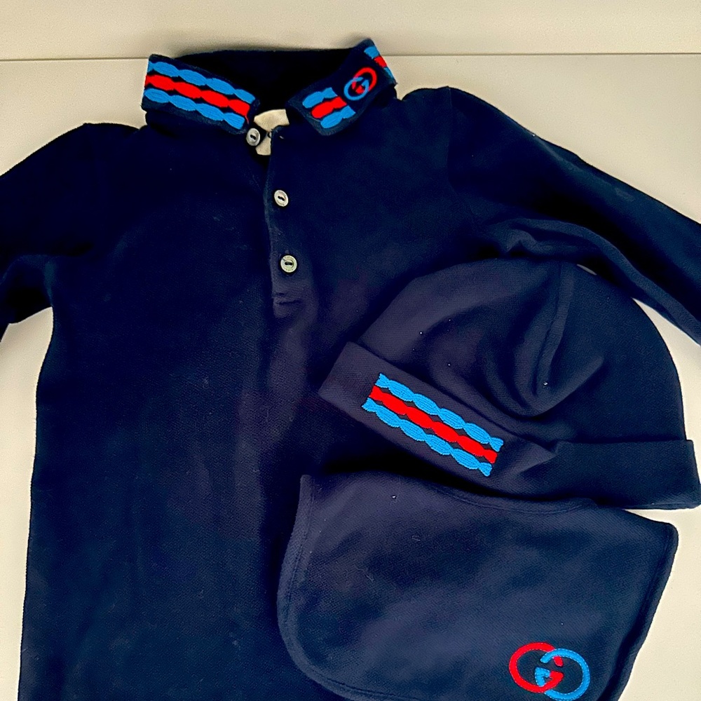 Gucci baby onesie set